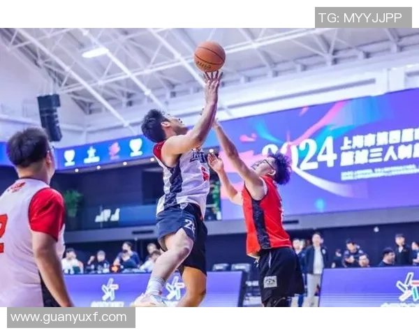 名古屋队与黄冈黄蜂的激烈对决展现篮球魅力与团队精神