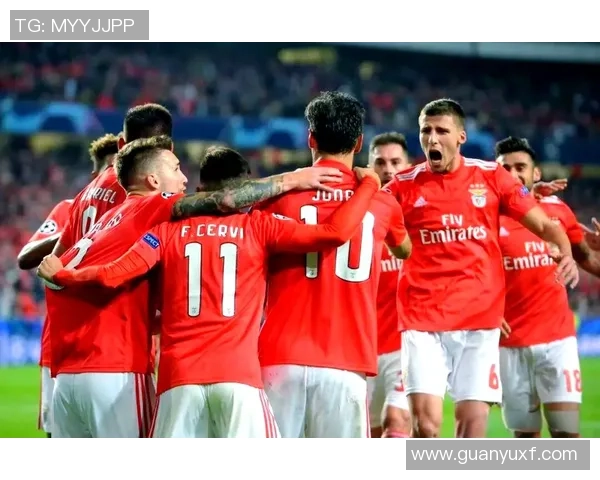 阿贾克斯与尼斯激情对决谁能在欧战中笑到最后